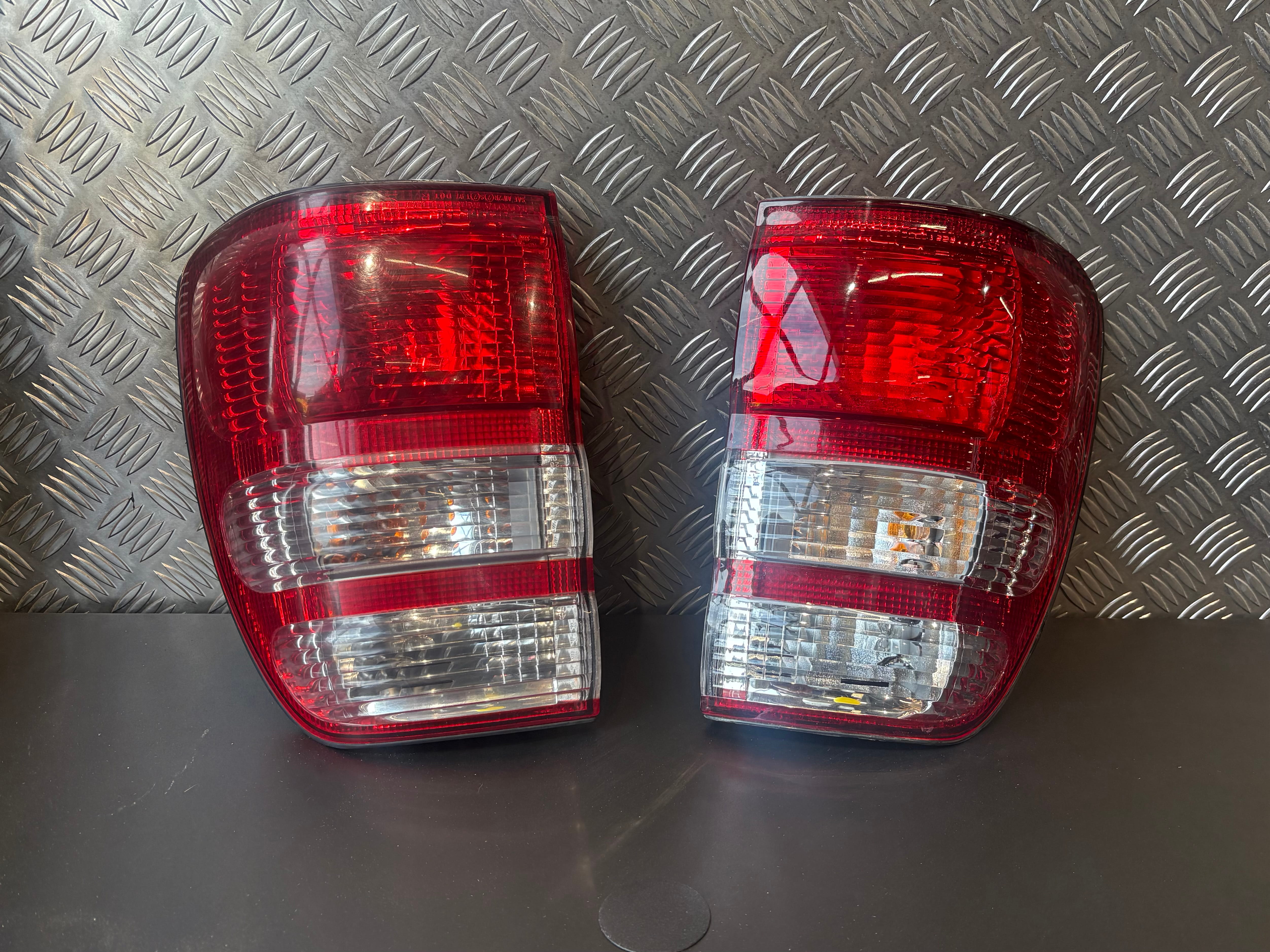 FEUX ARRIERE TOYOTA LAND CRUISER HDJ100