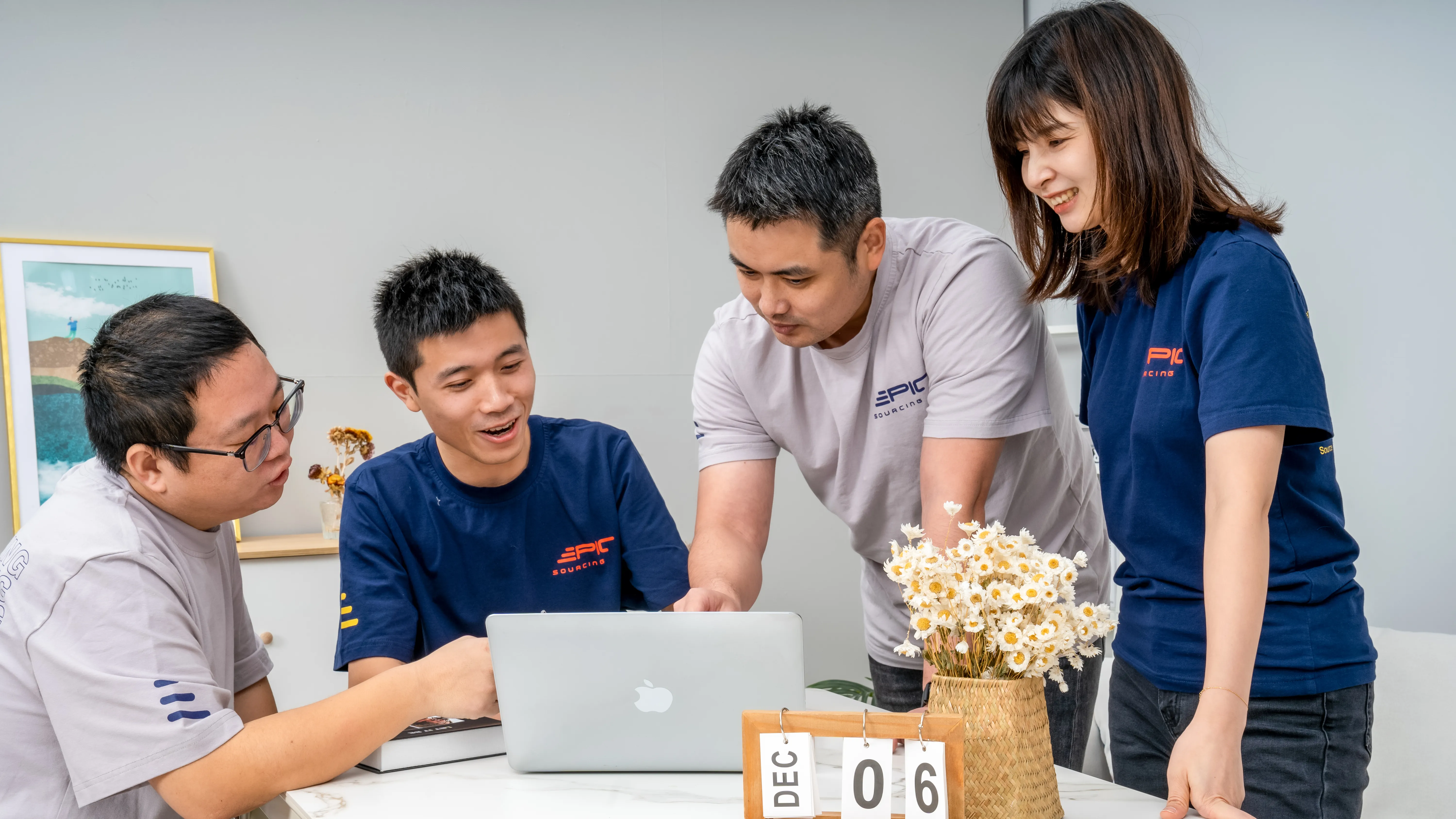 Why You Need a Sourcing Agent vs Buying Direct on Alibaba