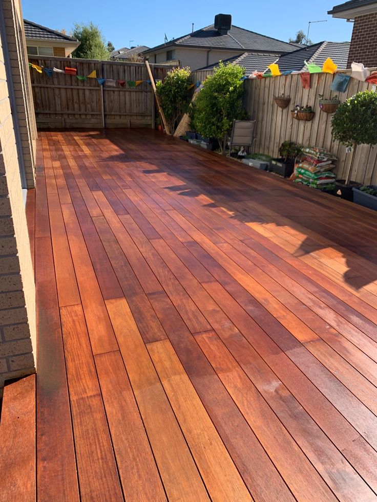 image of a historic courthouse (for a legal tech)