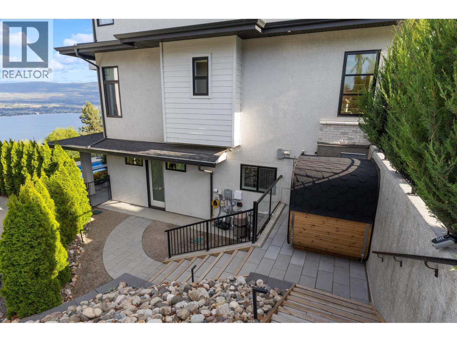 695 Lake Court