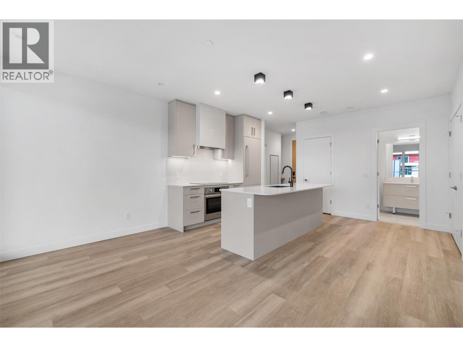 3340 Lakeshore Road Unit# 802