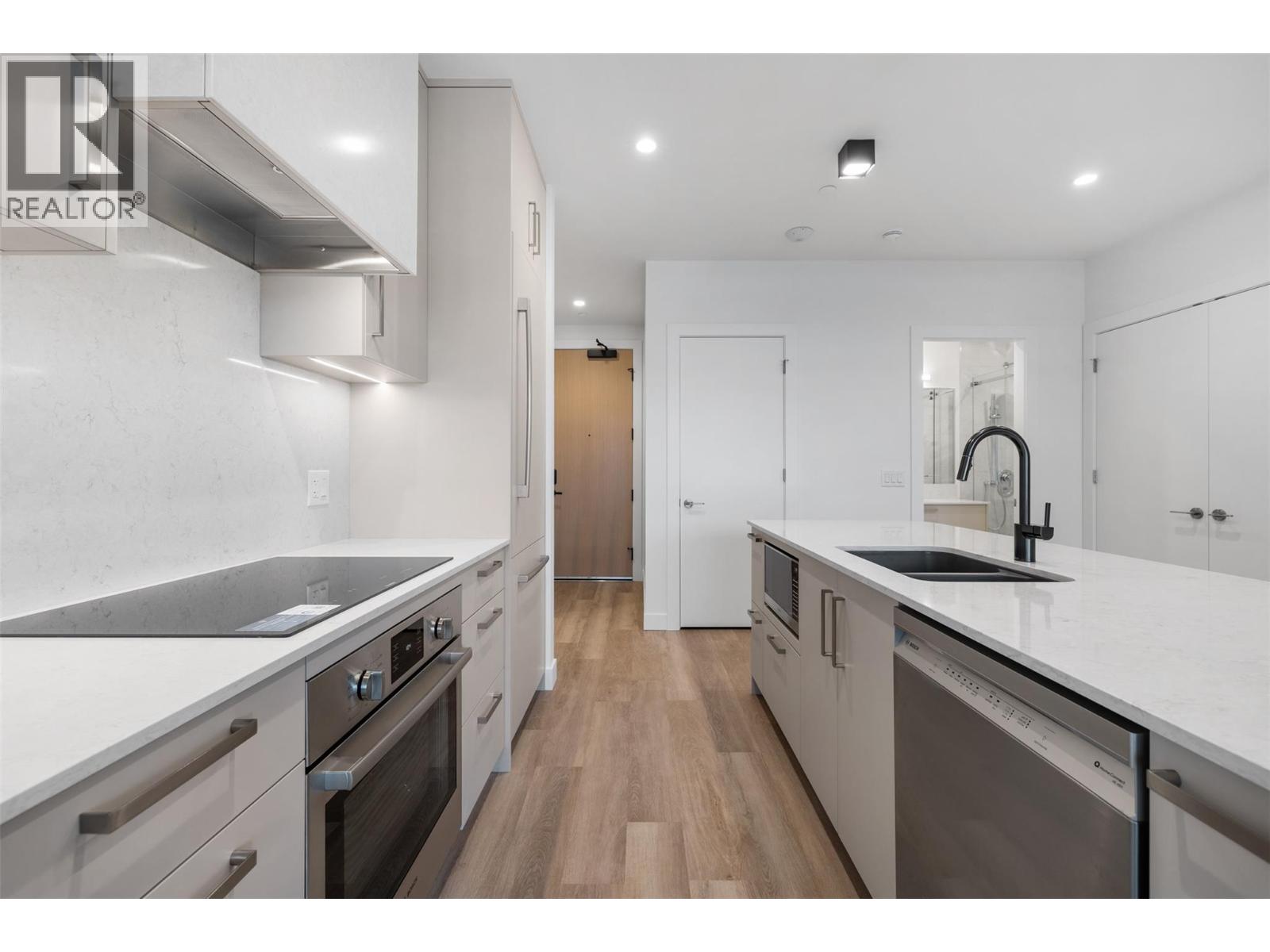 3340 Lakeshore Road Unit# 802