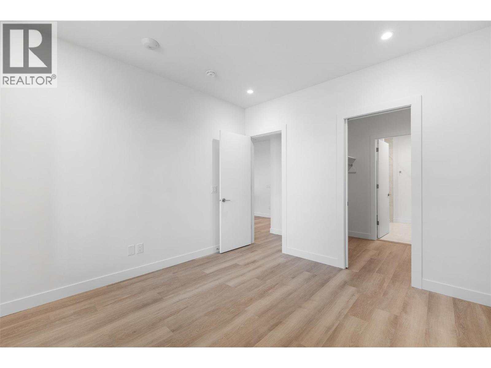 3340 Lakeshore Road Unit# 802