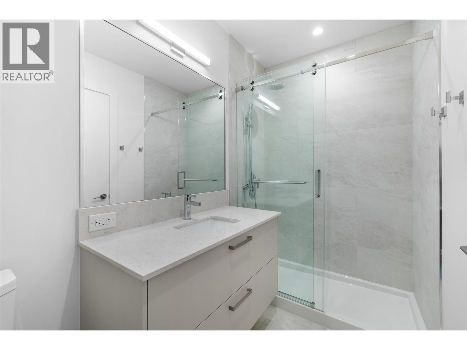 3340 Lakeshore Road Unit# 802