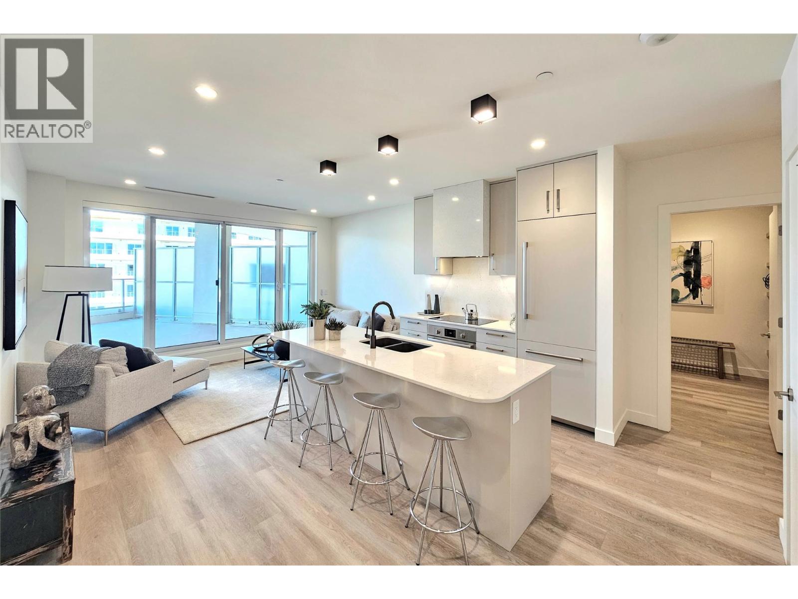3340 Lakeshore Road Unit# 802