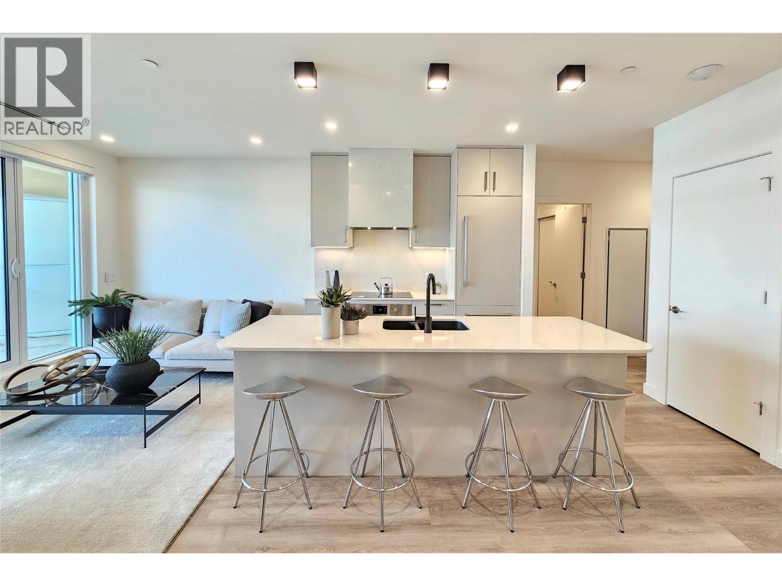 3340 Lakeshore Road Unit# 802