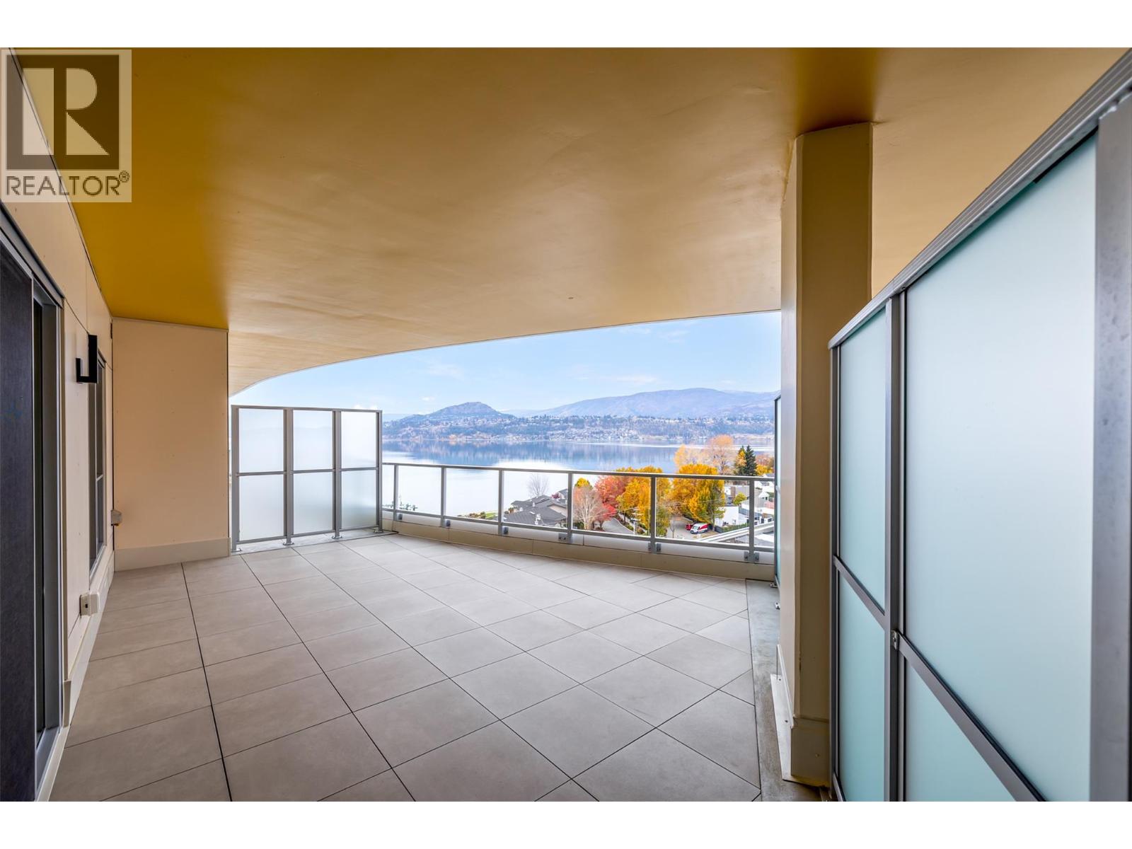 3340 Lakeshore Road Unit# 802
