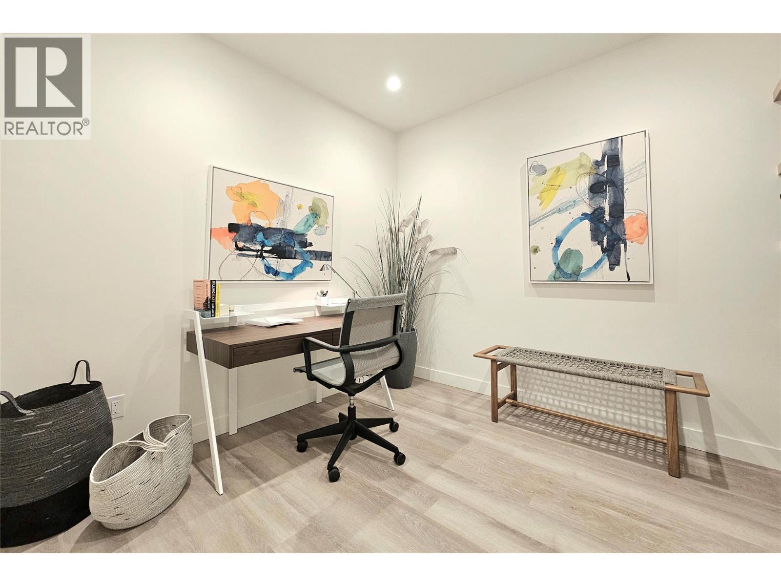 3340 Lakeshore Road Unit# 802