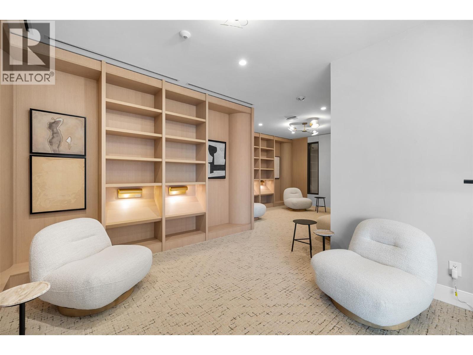 3340 Lakeshore Road Unit# 802