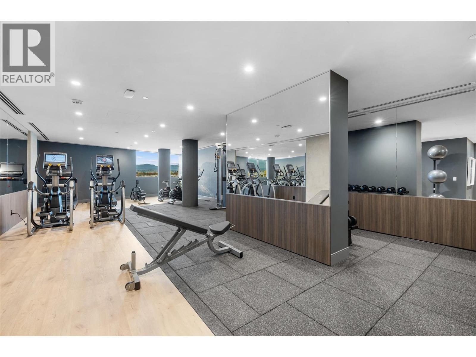 3340 Lakeshore Road Unit# 802