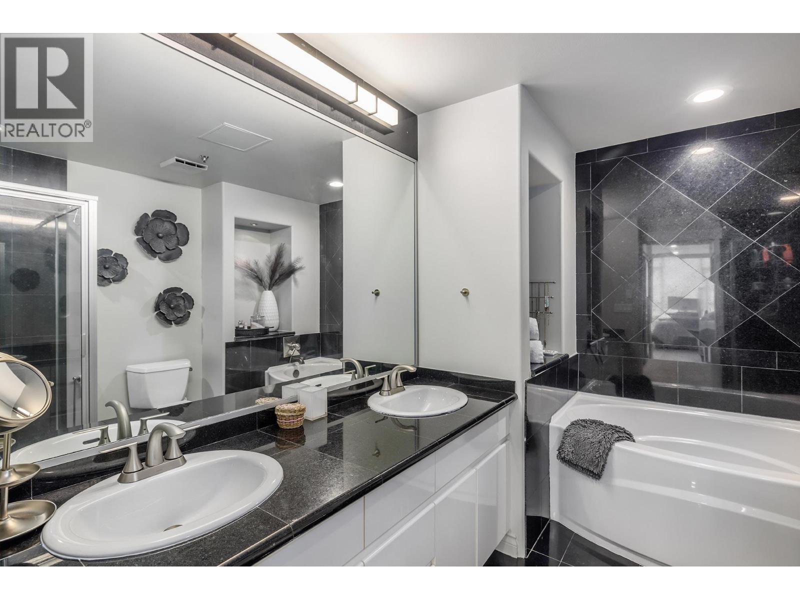 1152 Sunset Drive Unit# 1601