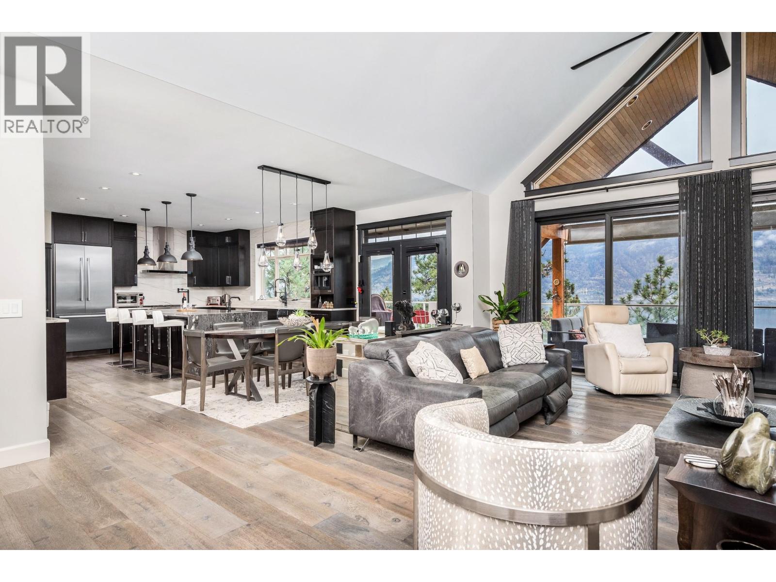 2328 Arthur Court