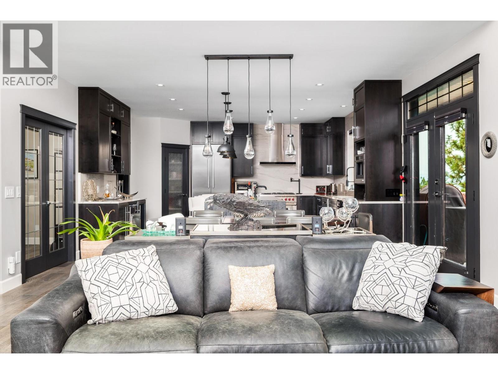 2328 Arthur Court