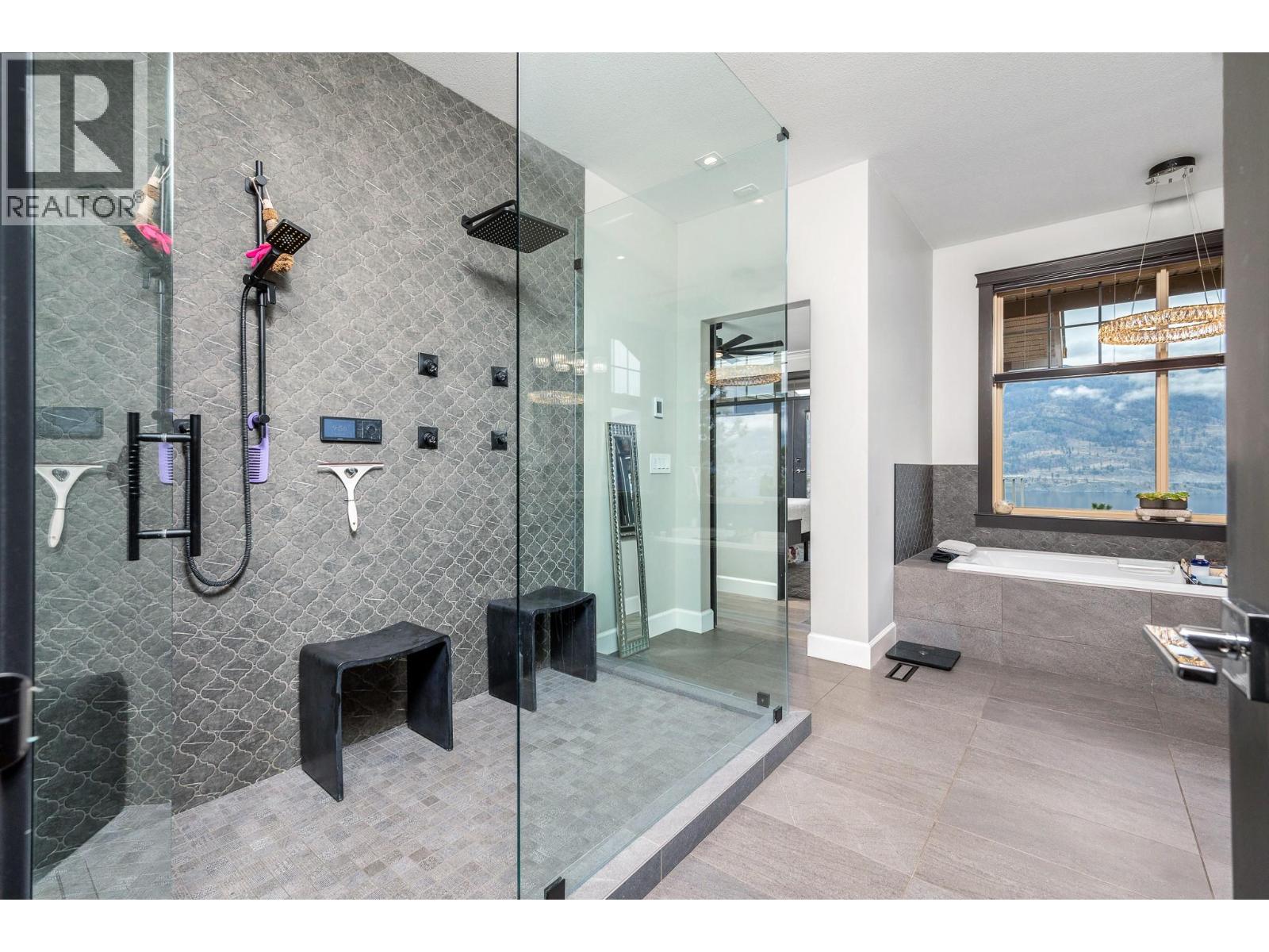 2328 Arthur Court