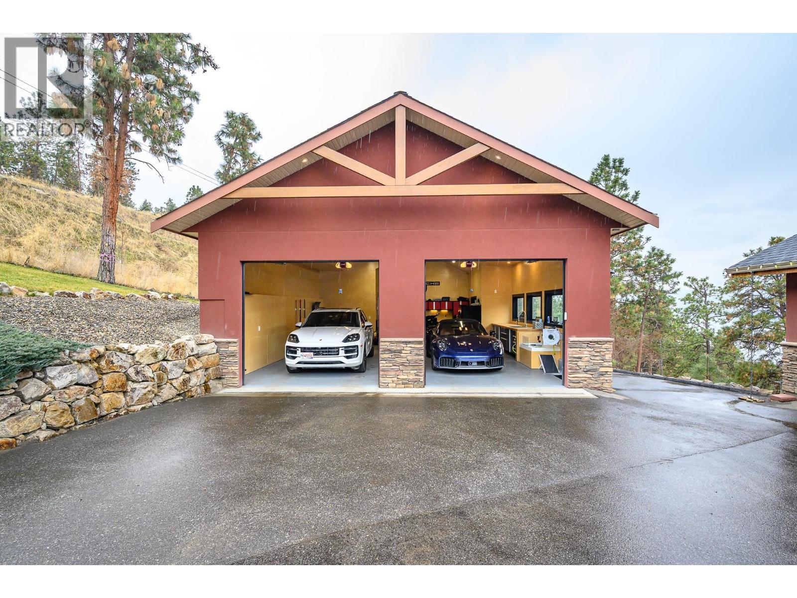 2328 Arthur Court
