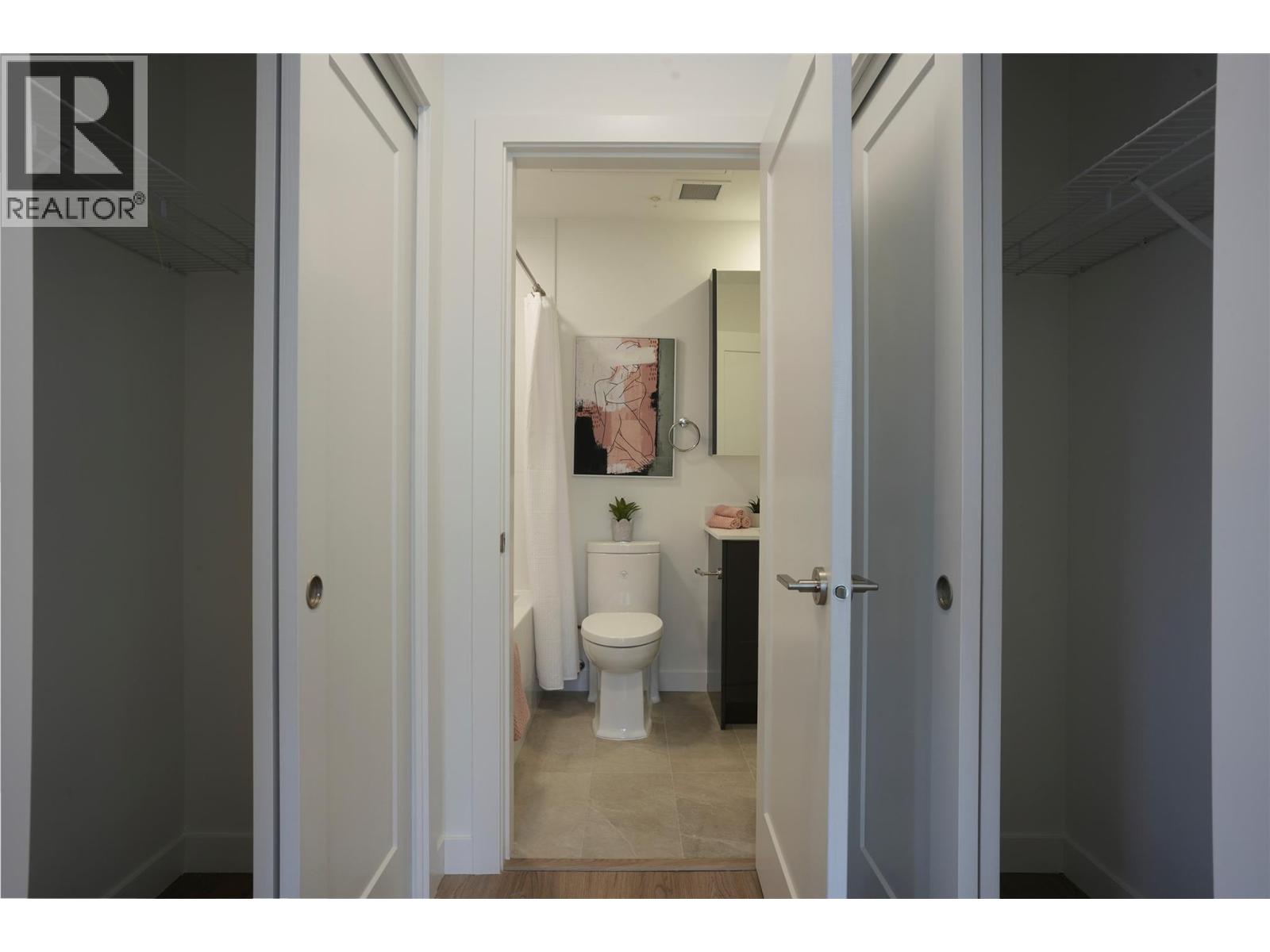 1380 Pridham Avenue Unit# 214