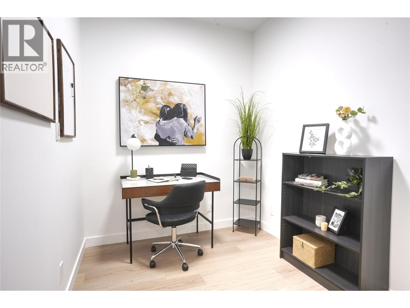 1380 Pridham Avenue Unit# 214