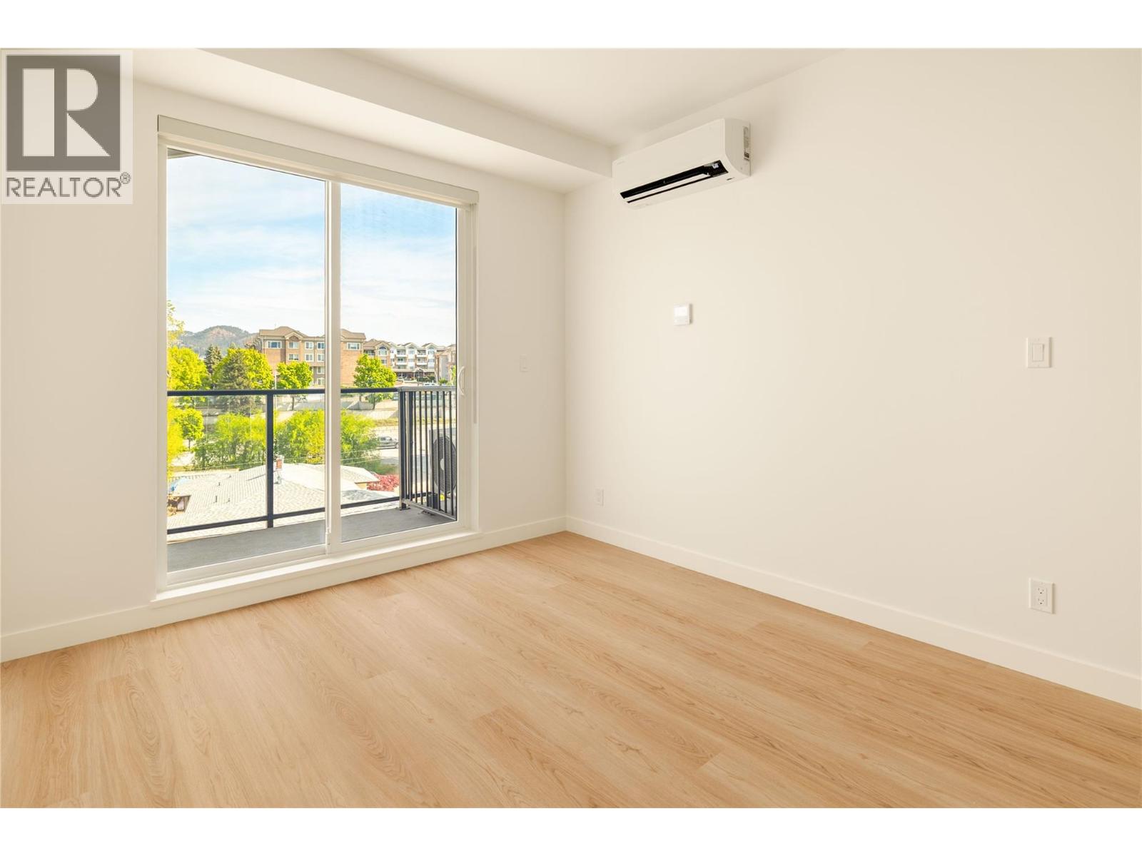 1380 Pridham Avenue Unit# 415