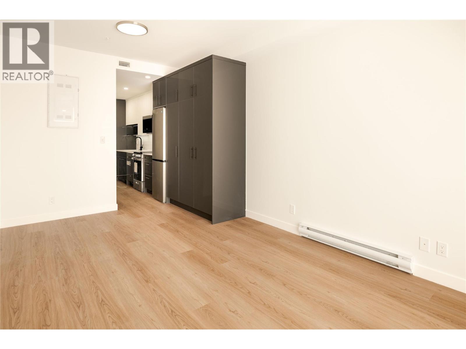 1380 Pridham Avenue Unit# 415