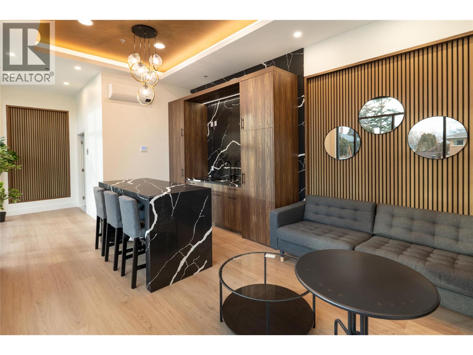 1380 Pridham Avenue Unit# 415