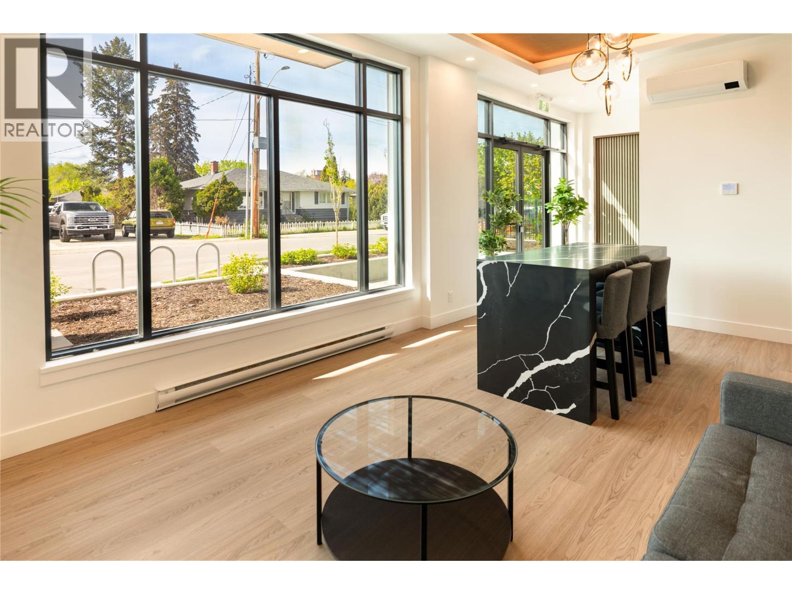1380 Pridham Avenue Unit# 415