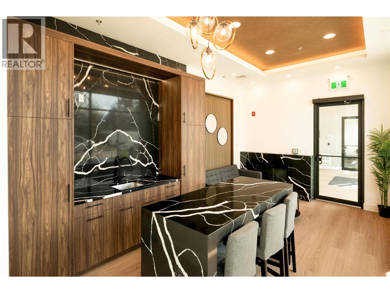 1380 Pridham Avenue Unit# 415