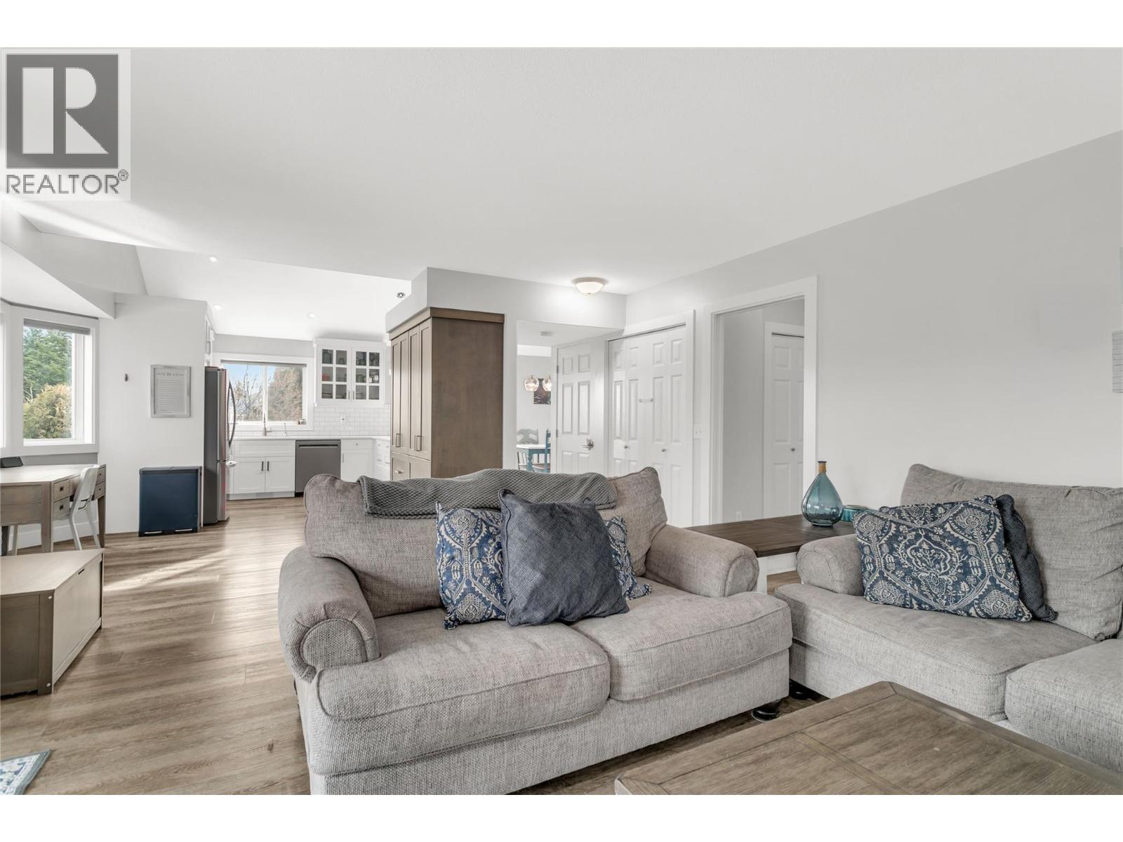 3819 Glen Canyon Drive