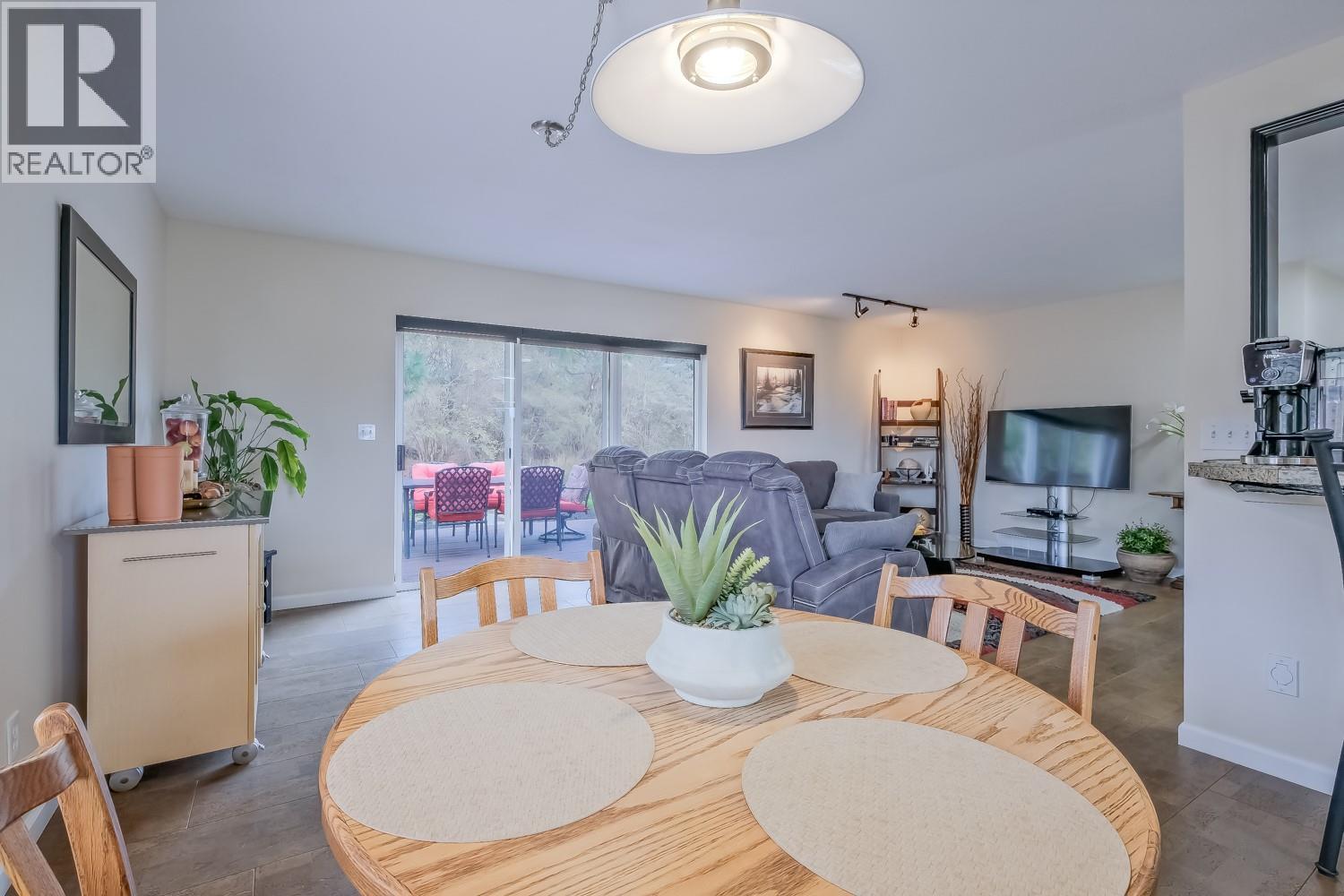1802 Edgehill Court