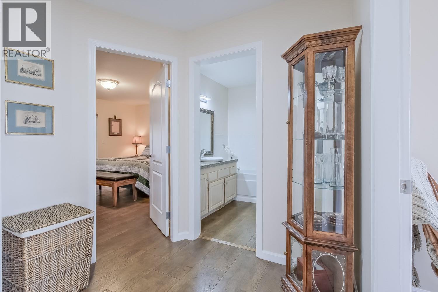1802 Edgehill Court