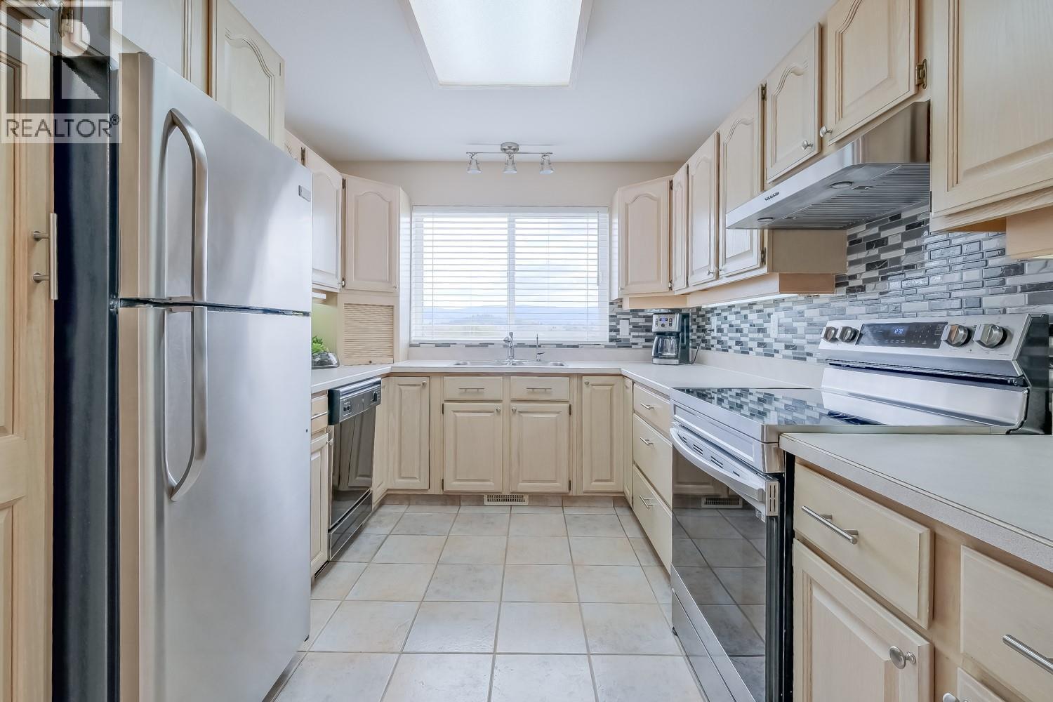1802 Edgehill Court