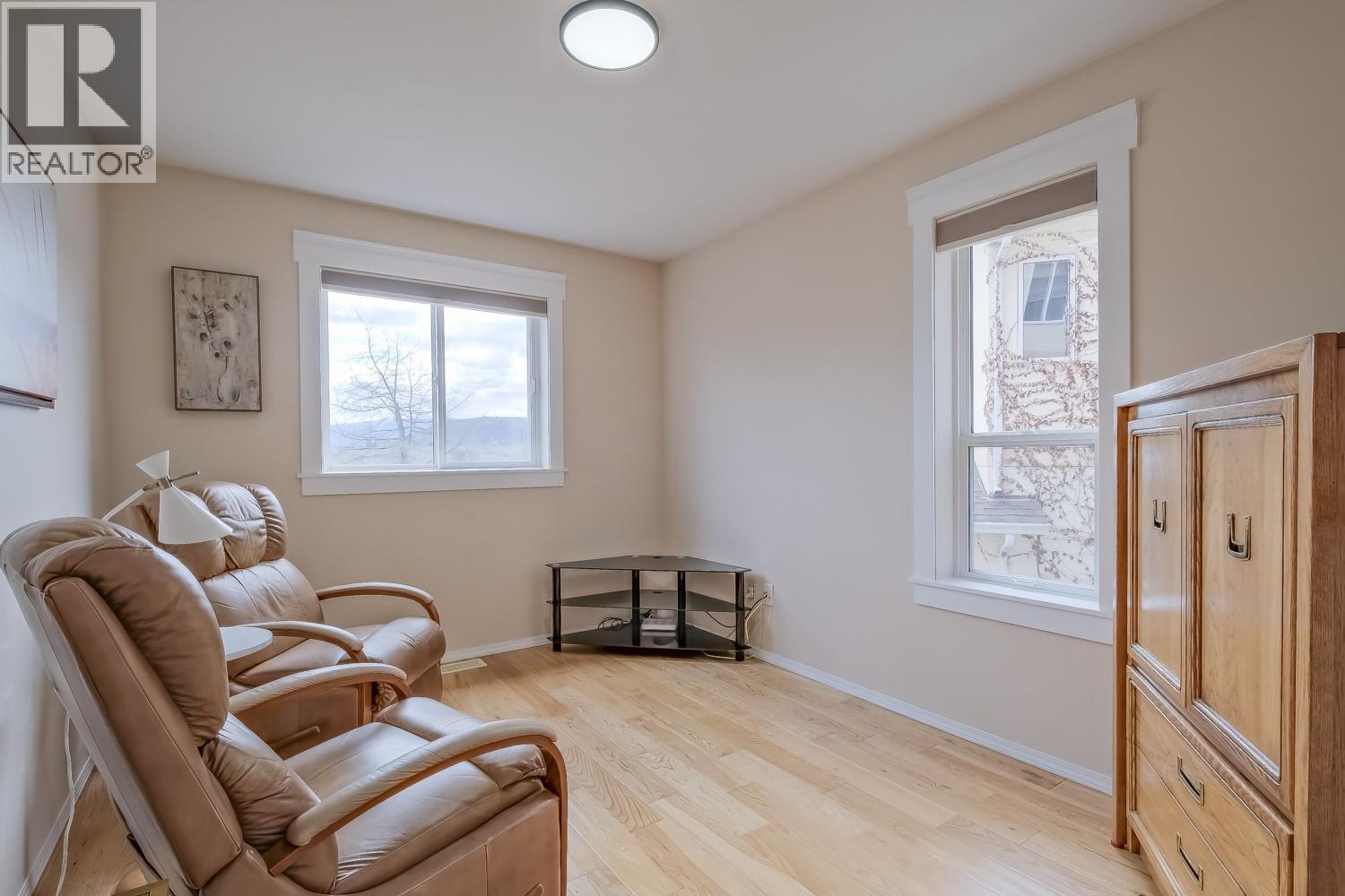 1802 Edgehill Court