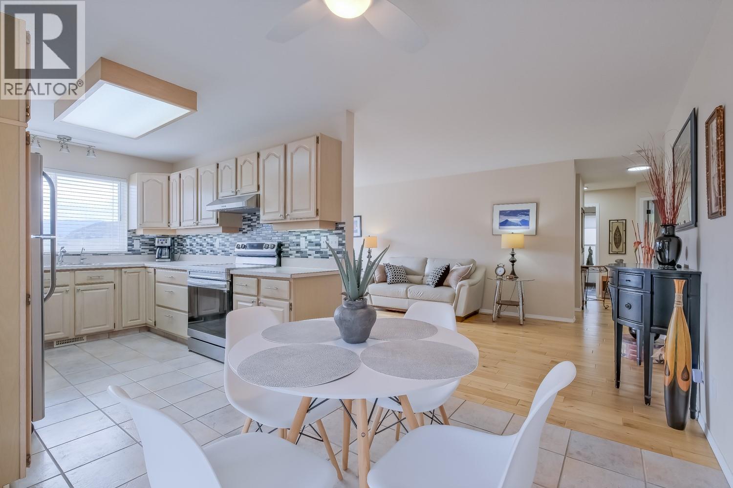 1802 Edgehill Court