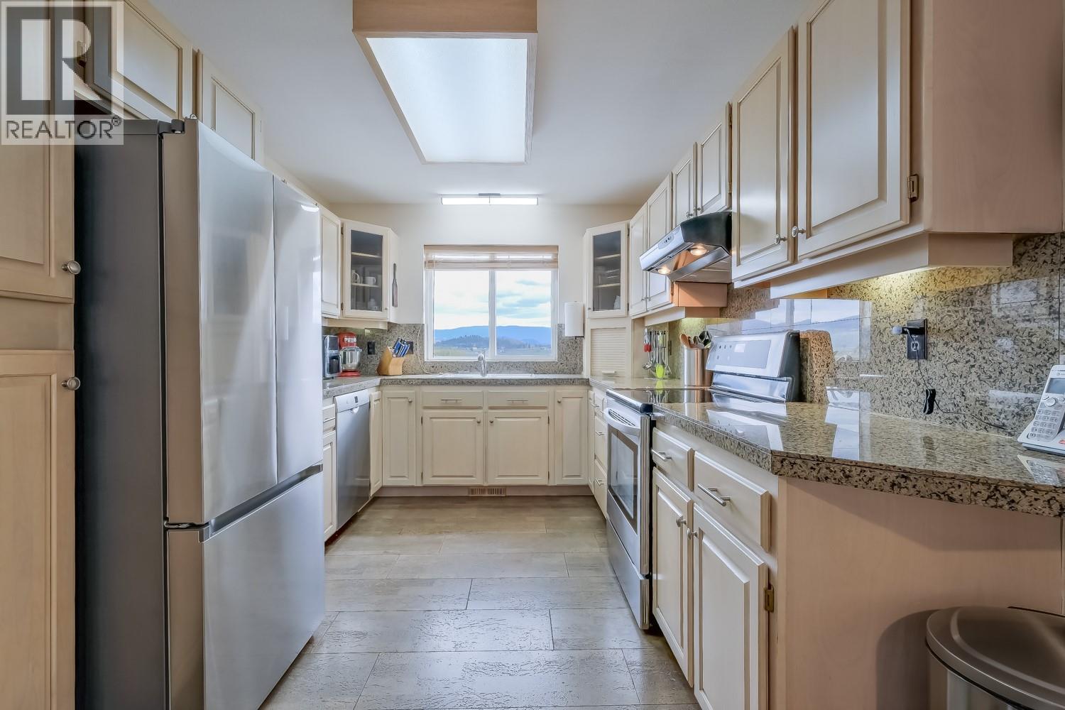 1802 Edgehill Court