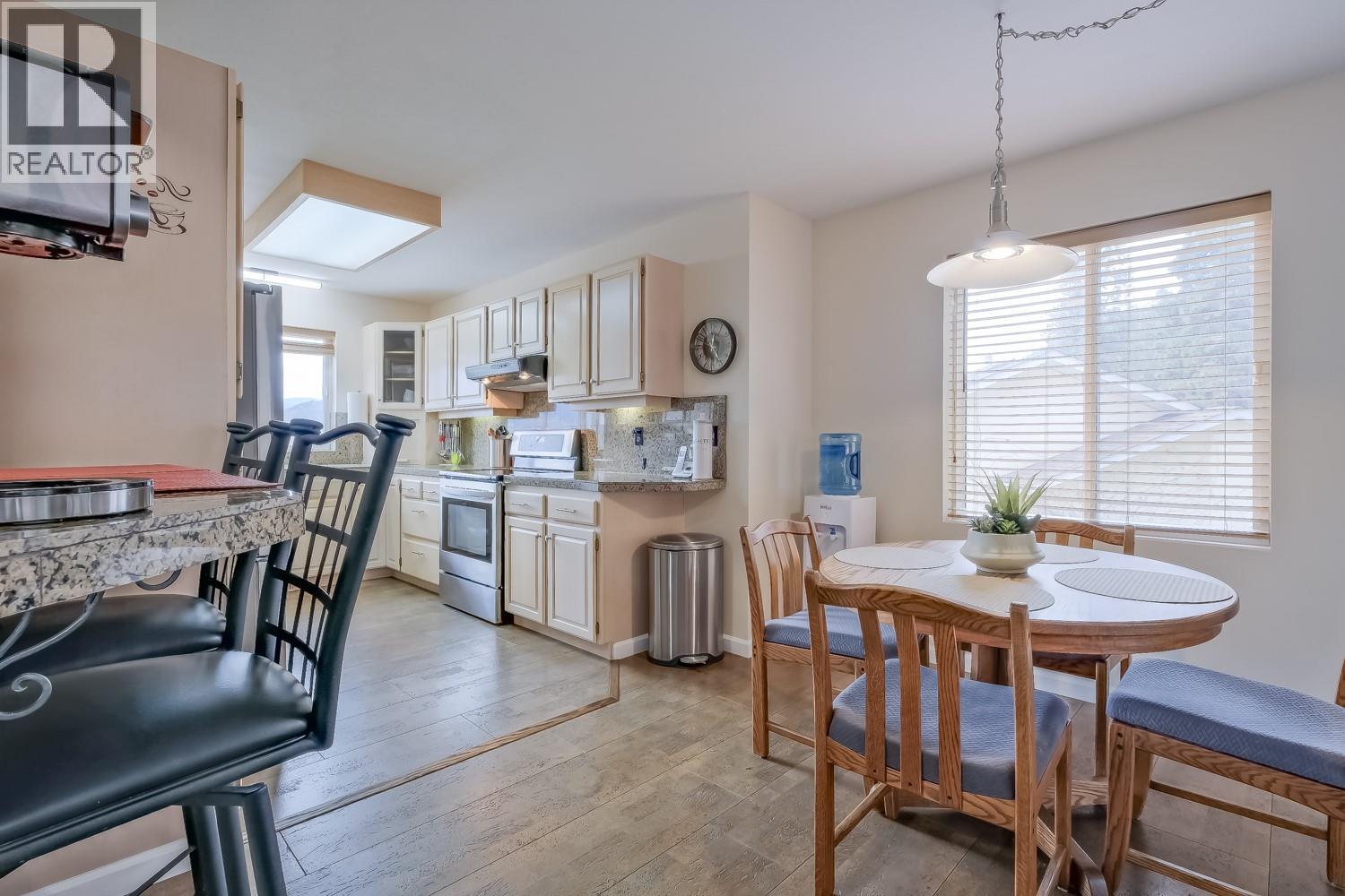 1802 Edgehill Court