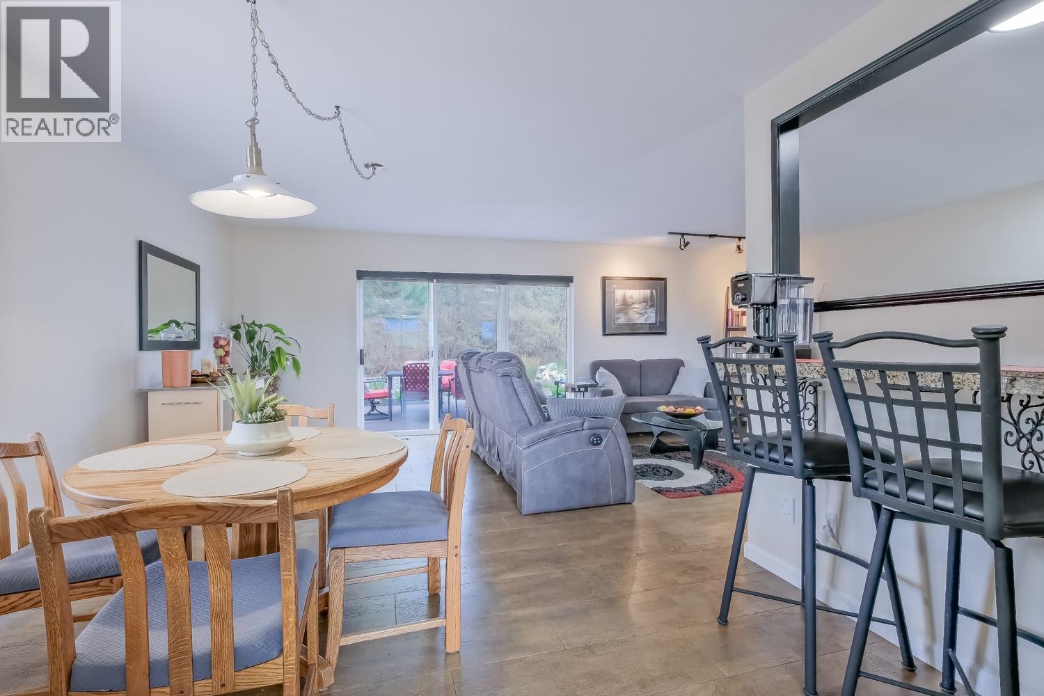 1802 Edgehill Court