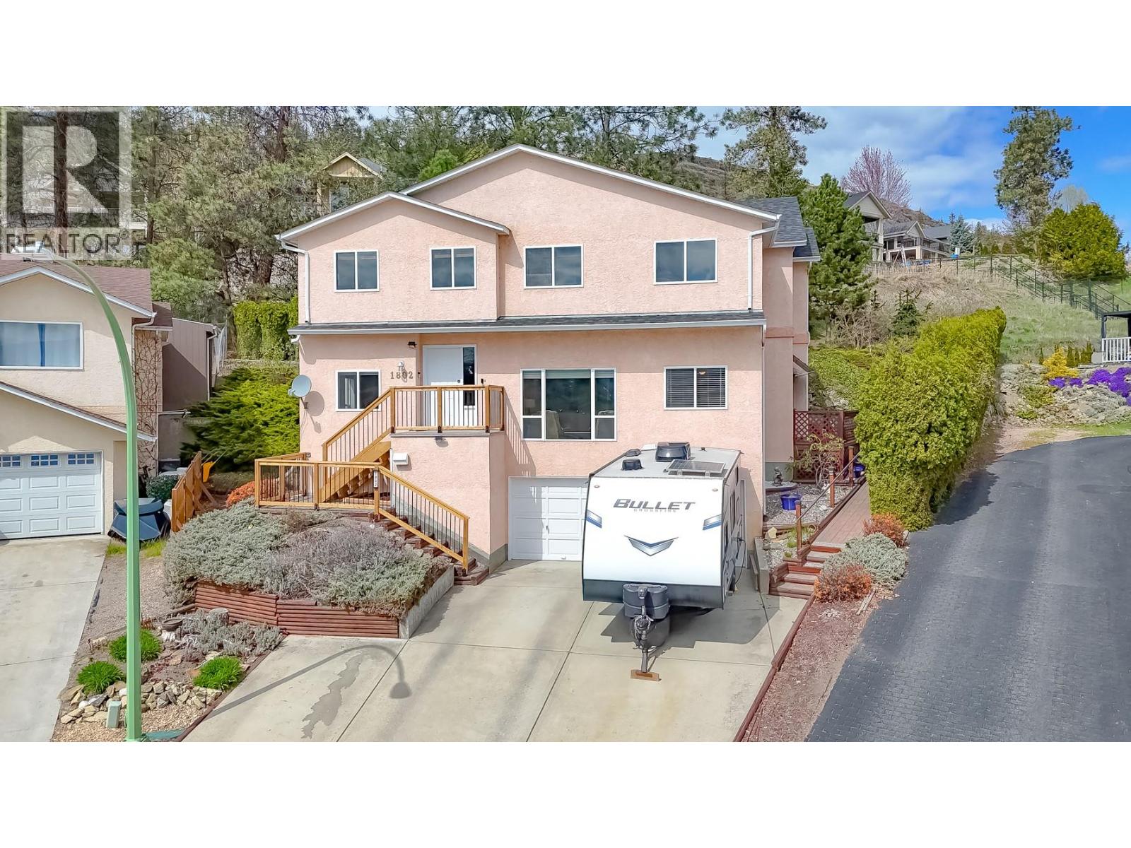 1802 Edgehill Court