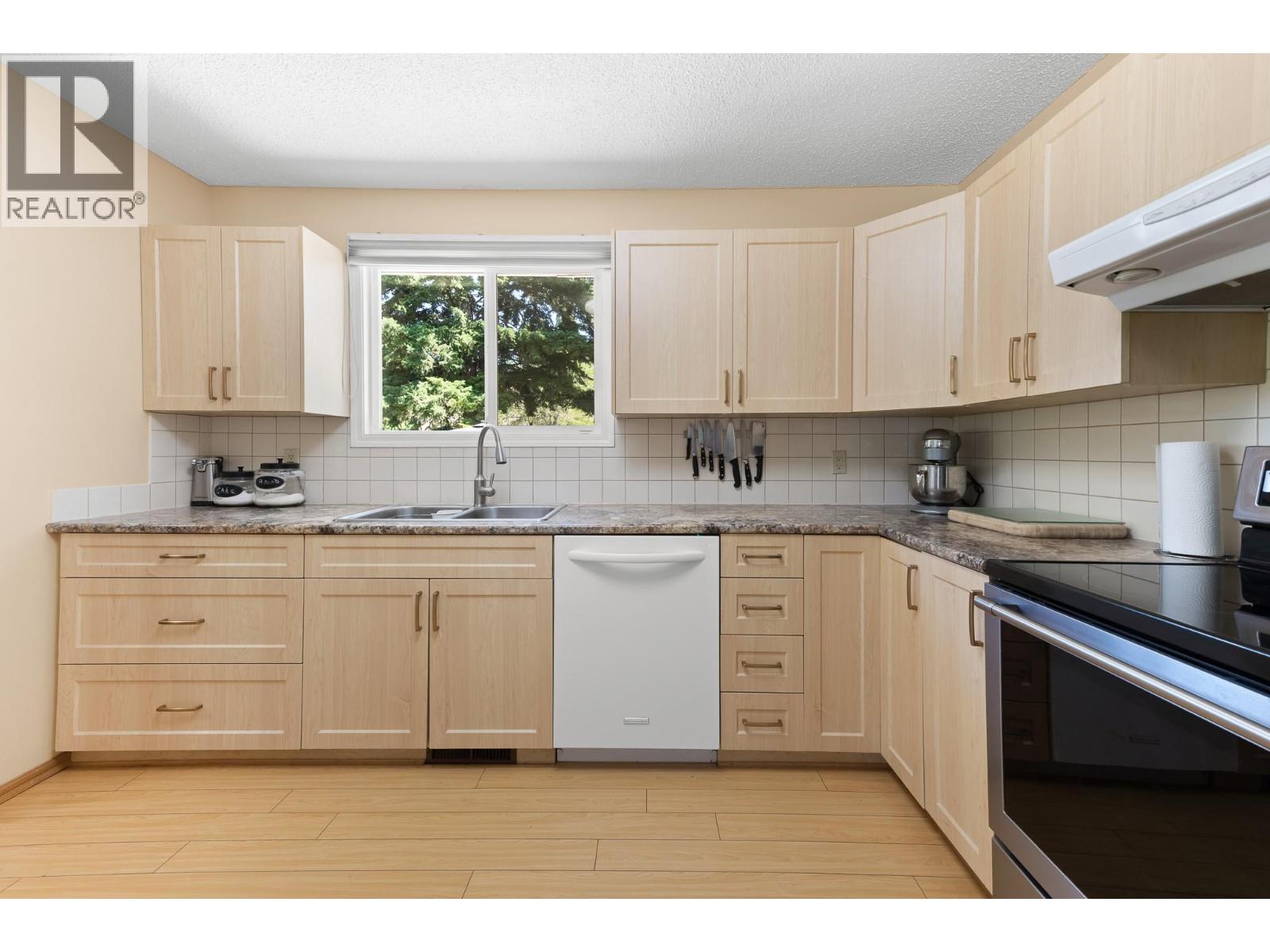 2545 Colleen Road