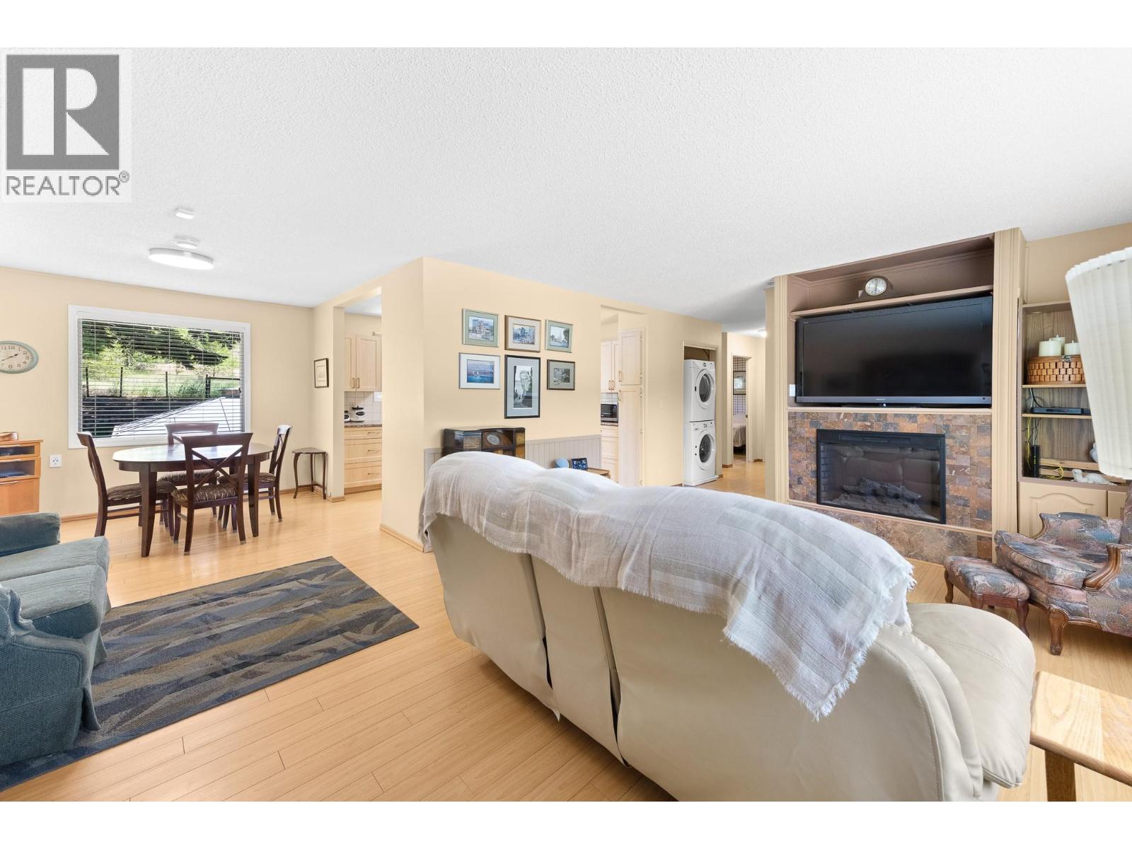 2545 Colleen Road