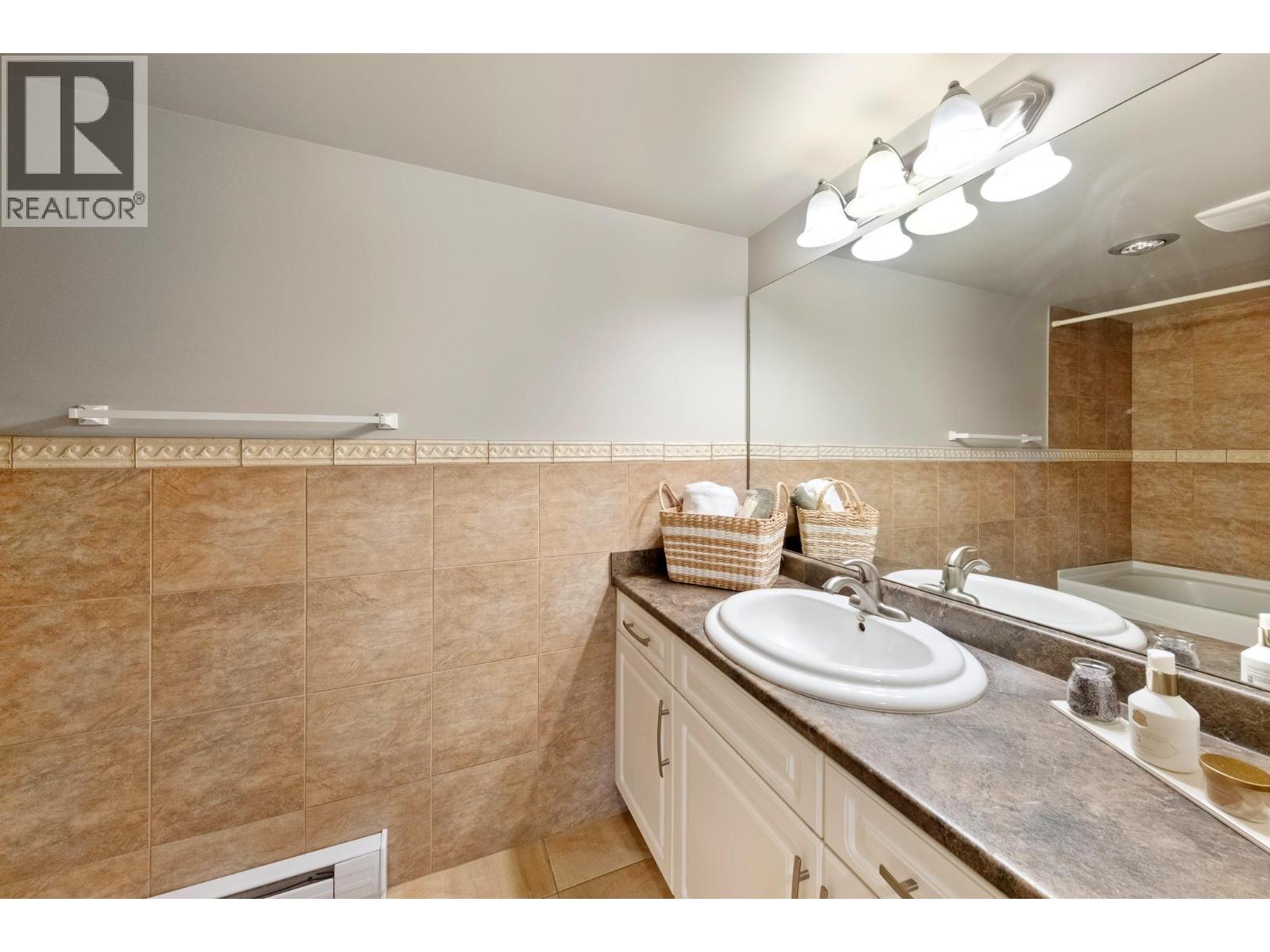 135 Ziprick Road Unit# 206