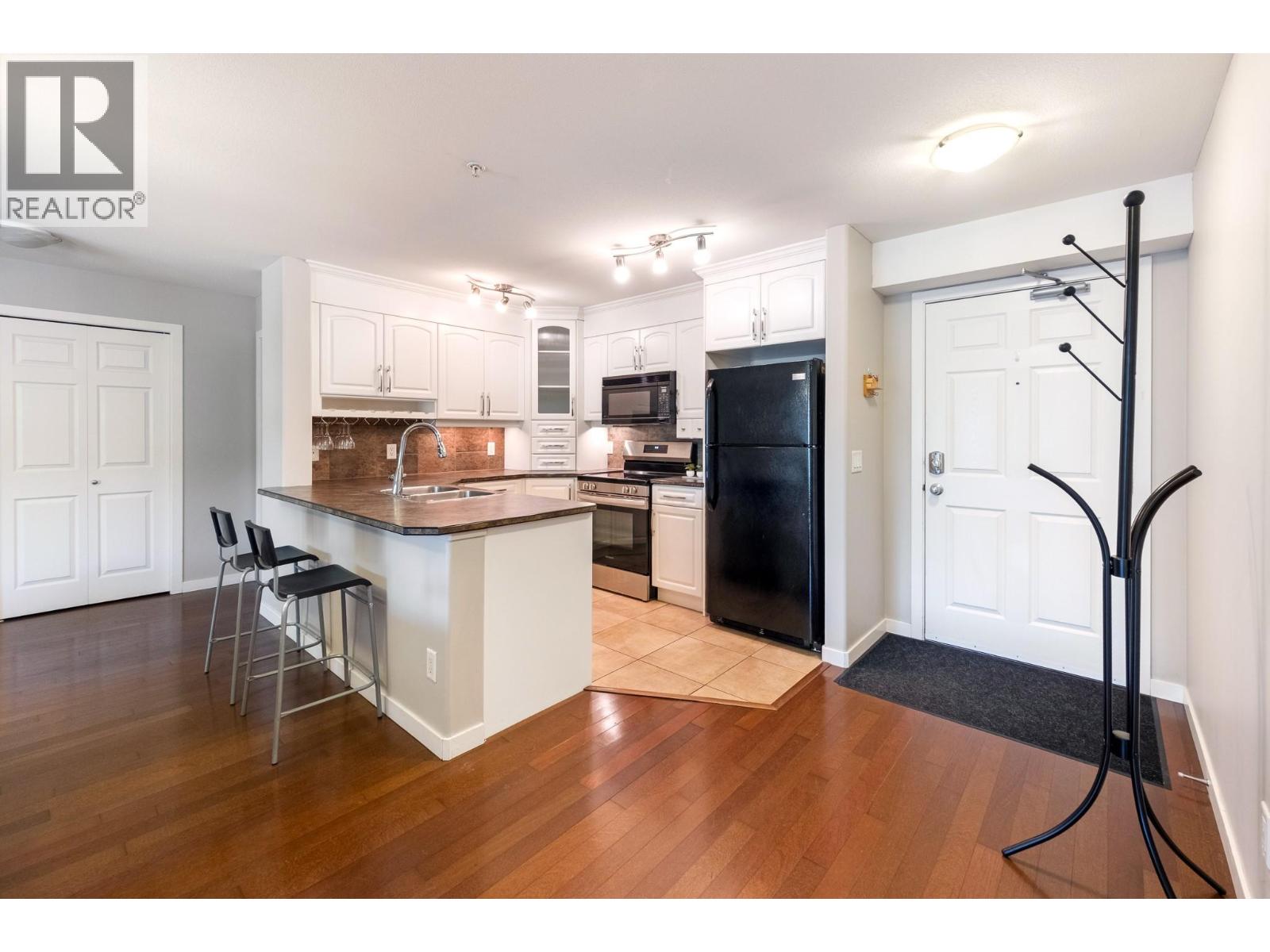 135 Ziprick Road Unit# 206