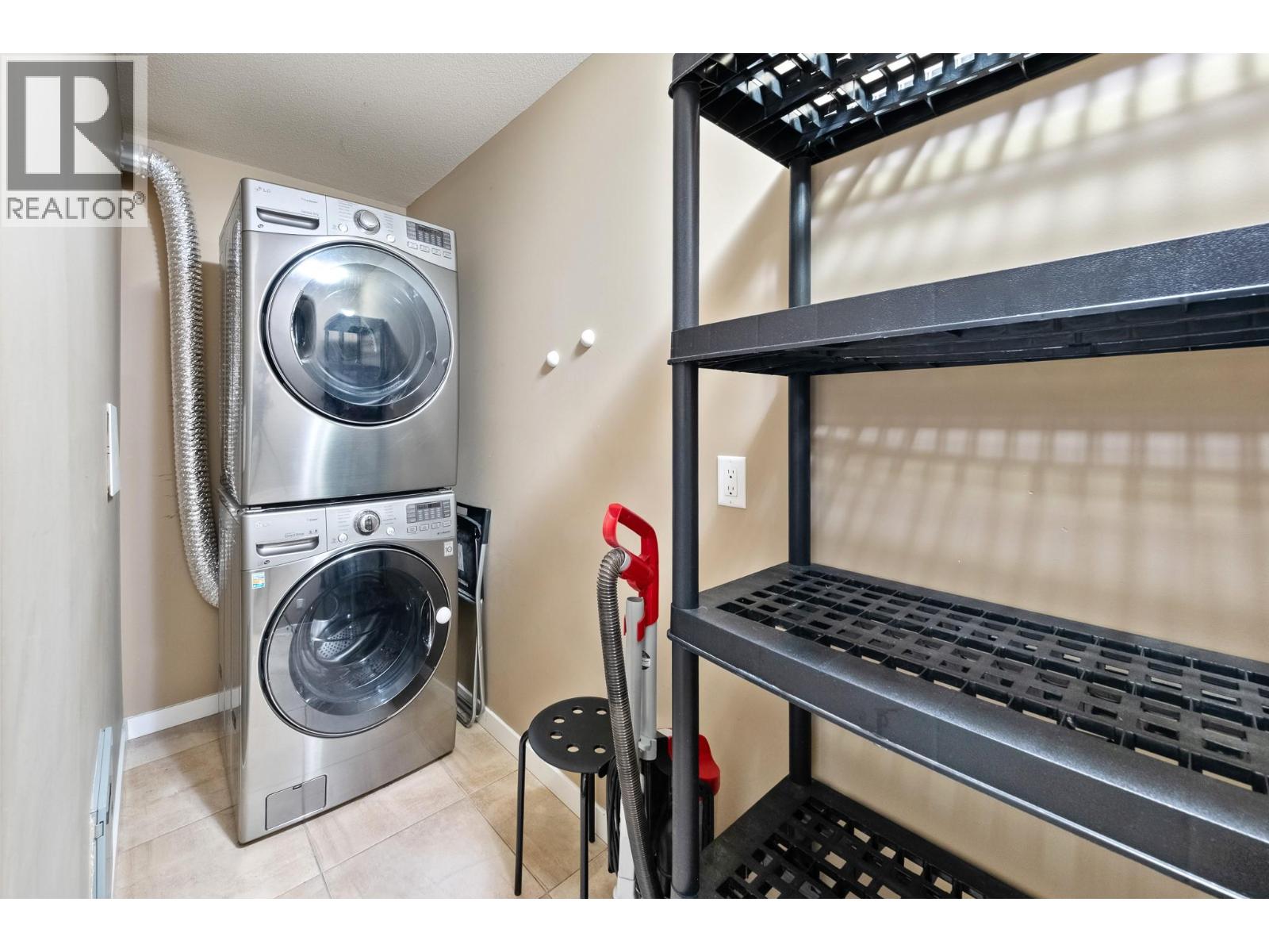 135 Ziprick Road Unit# 206