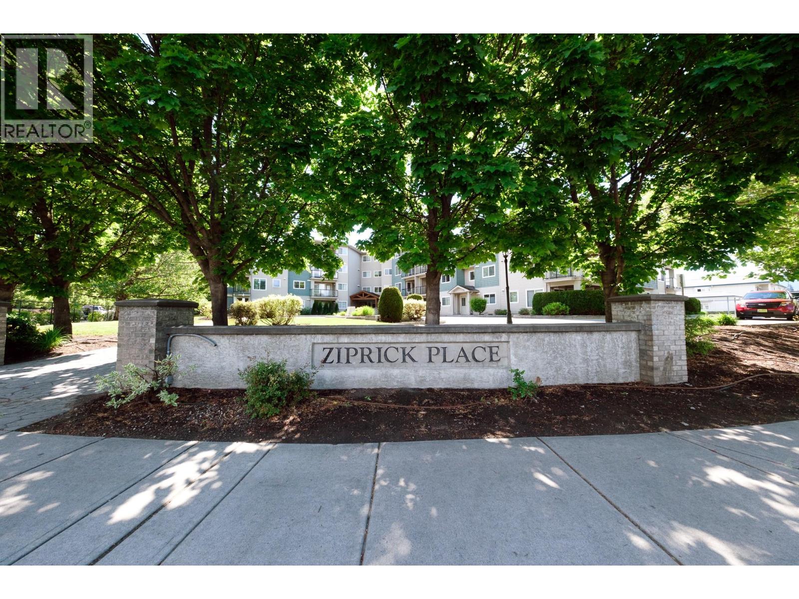 135 Ziprick Road Unit# 206