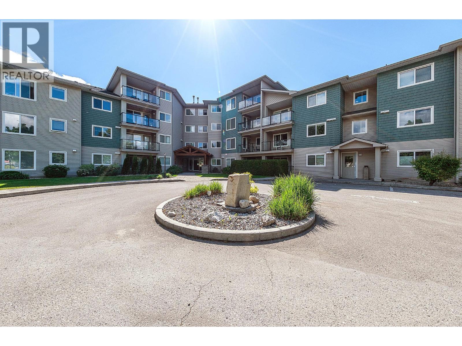 135 Ziprick Road Unit# 206
