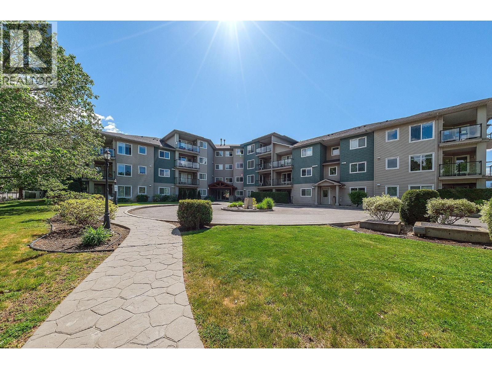 135 Ziprick Road Unit# 206