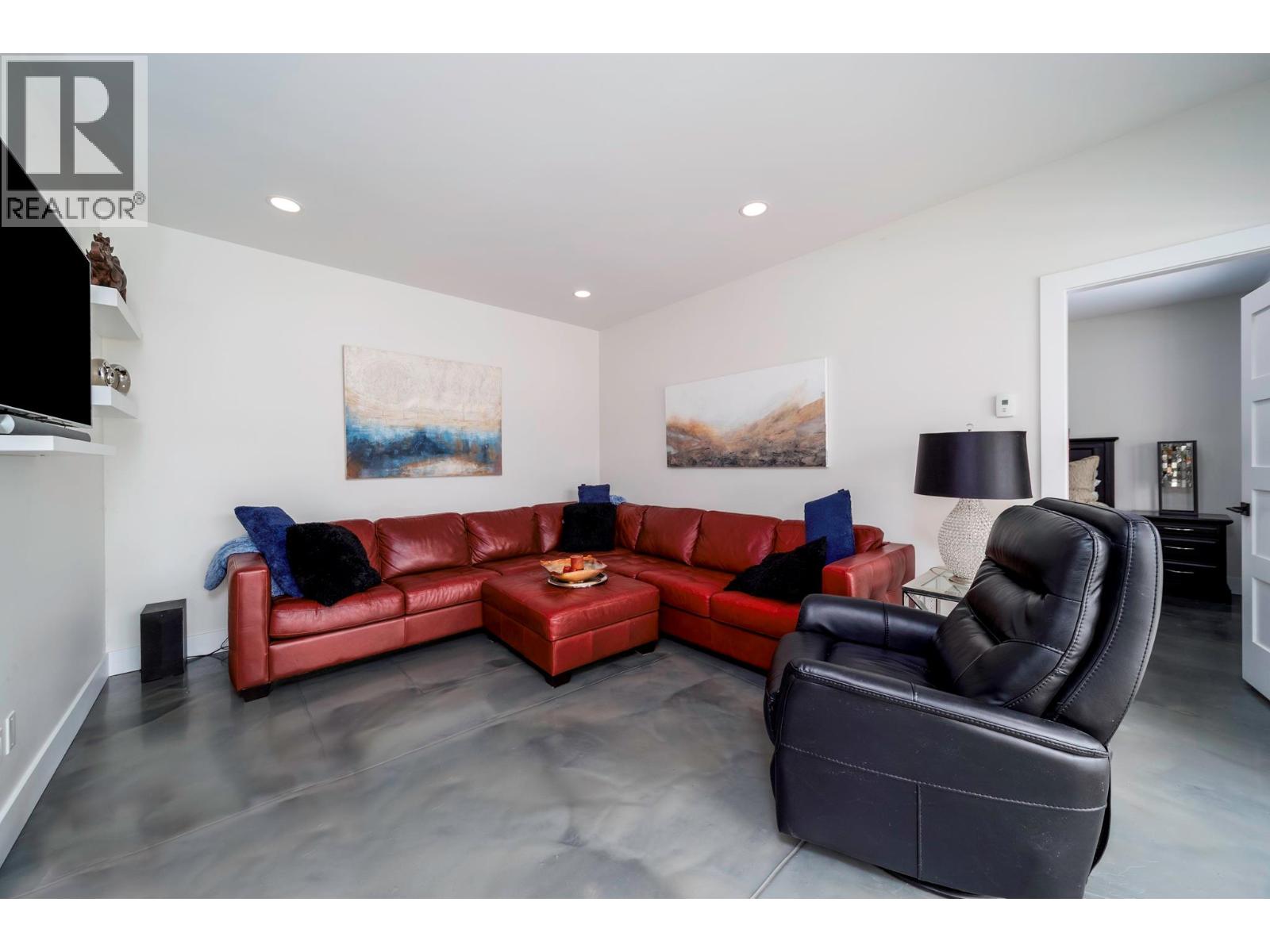 9887 Okanagan Centre Road W
