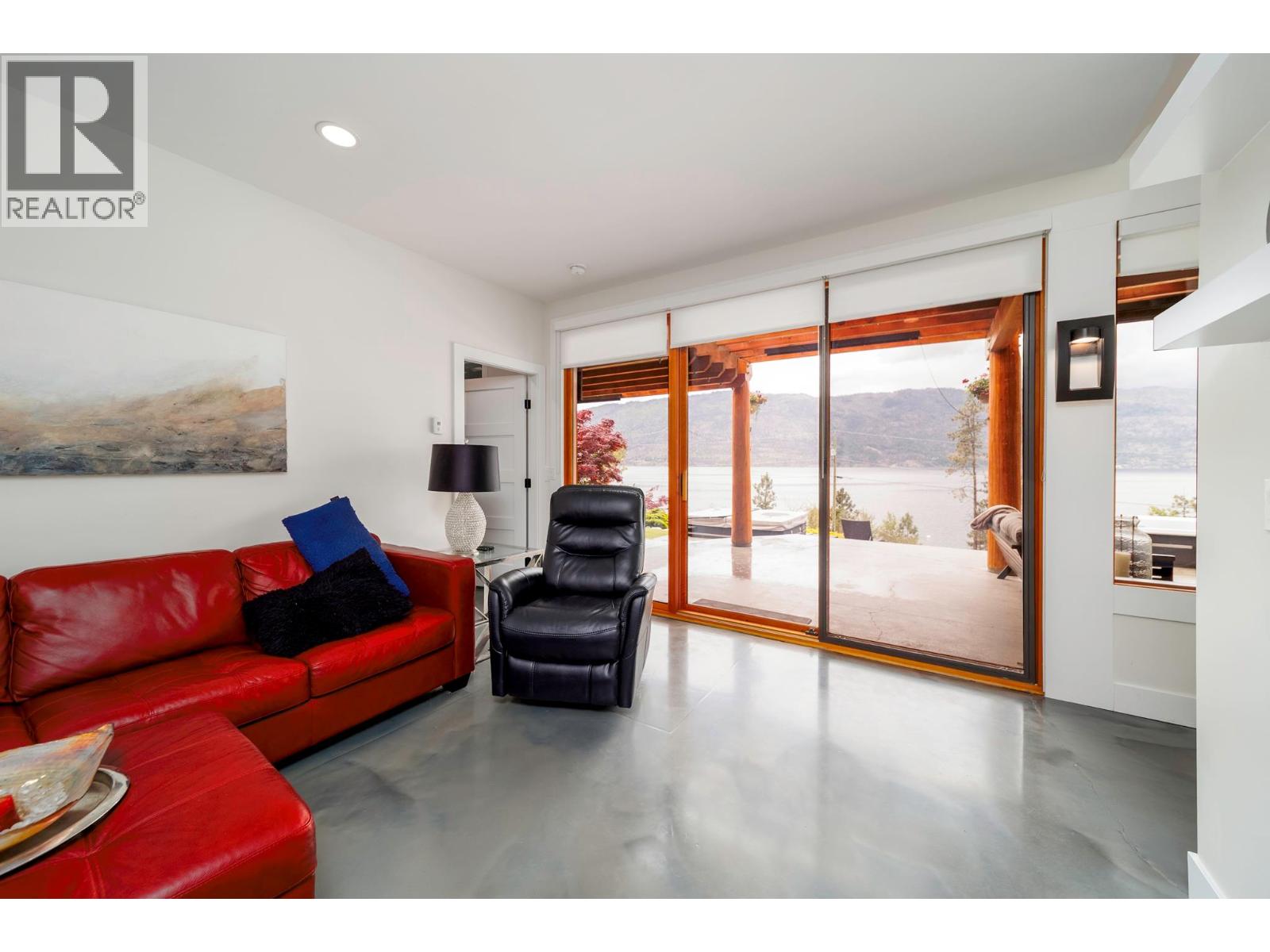 9887 Okanagan Centre Road W