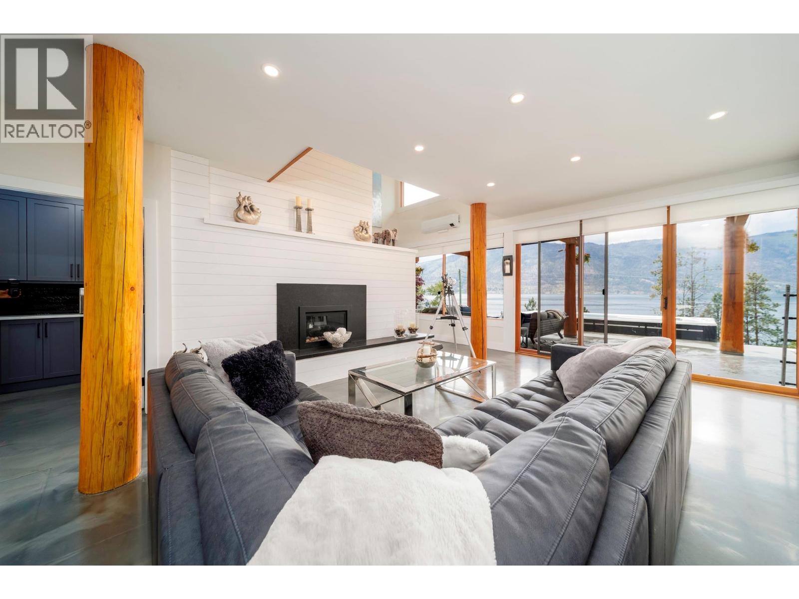 9887 Okanagan Centre Road W