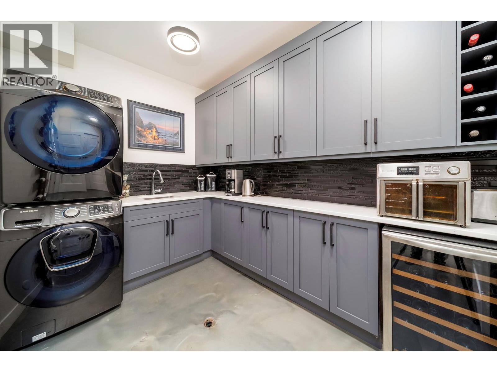 9887 Okanagan Centre Road W
