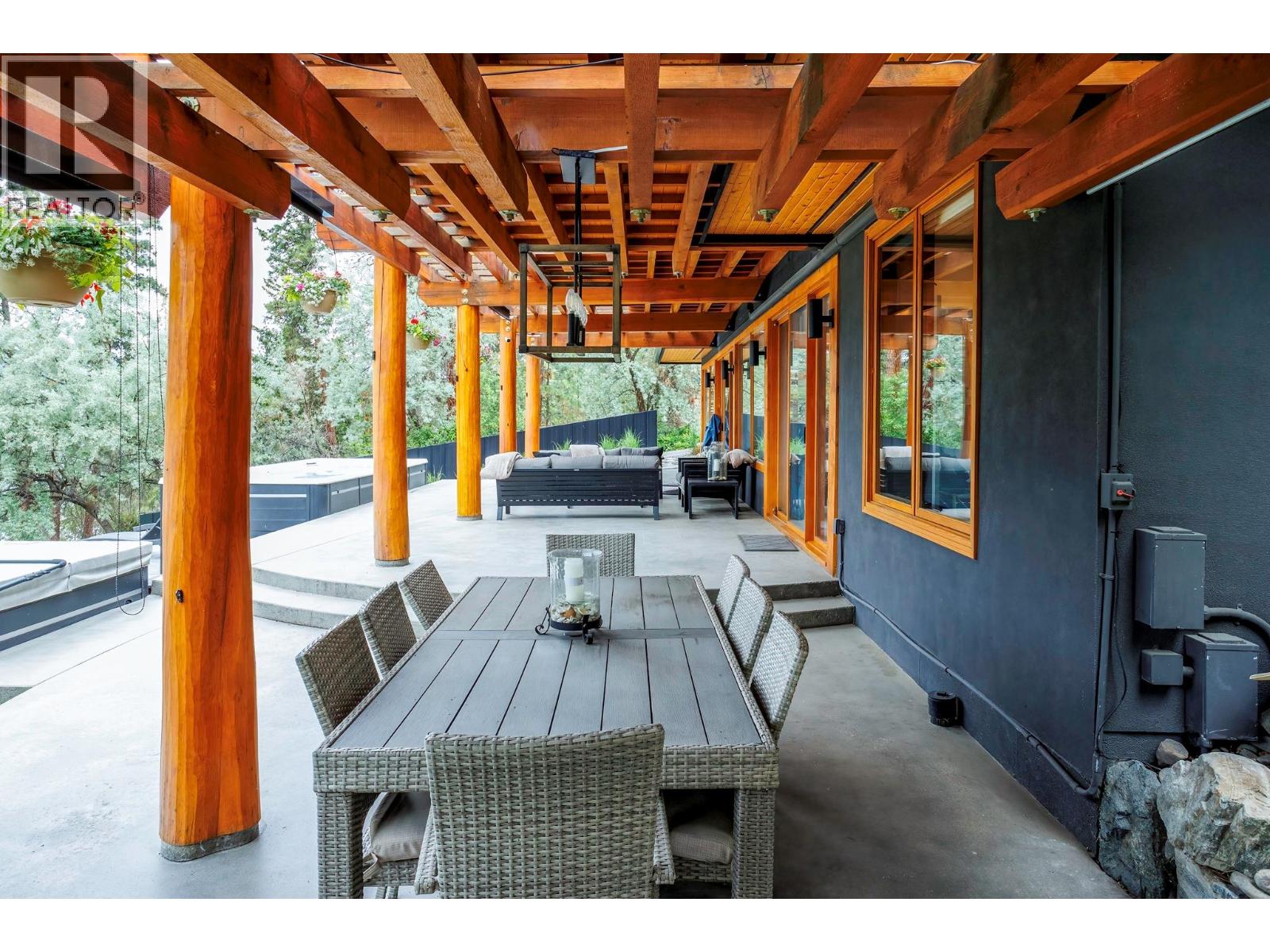 9887 Okanagan Centre Road W