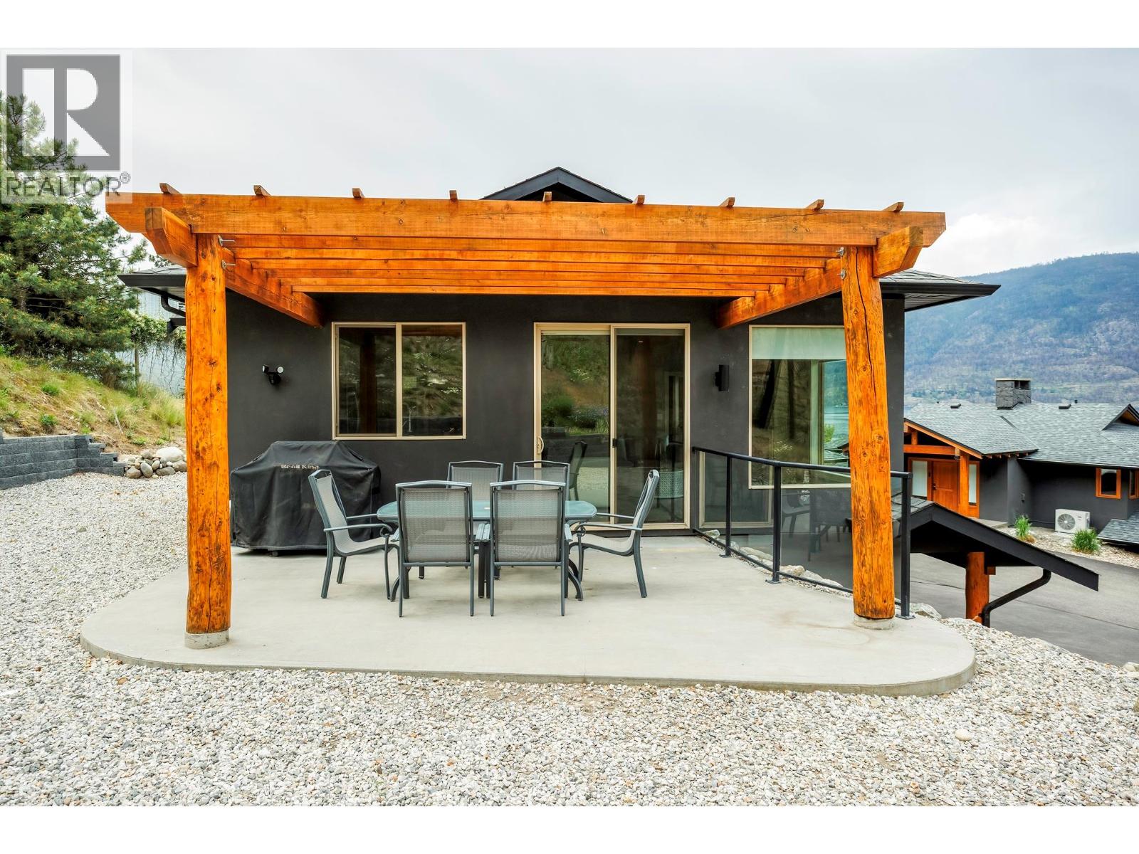 9887 Okanagan Centre Road W